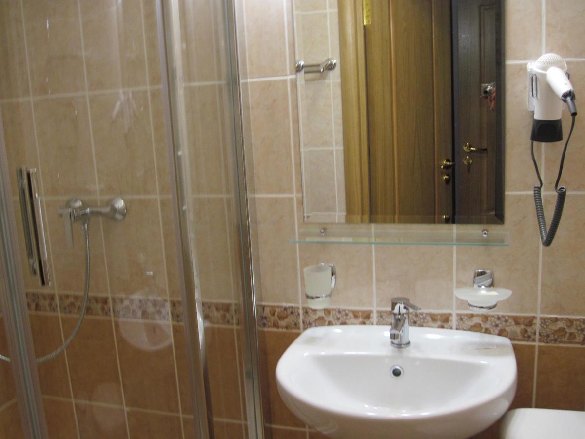 Hotel Mosty Masty Bagian luar foto